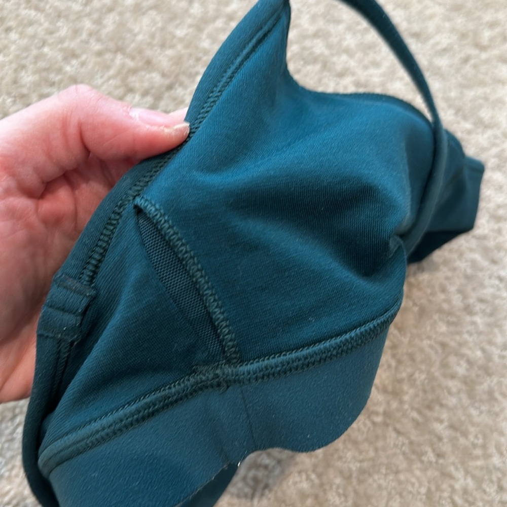 GREAT CONDITION Lululemon dark Aqua Strappy Women's Sports Bra size 4 no pads - Picture 5 of 5